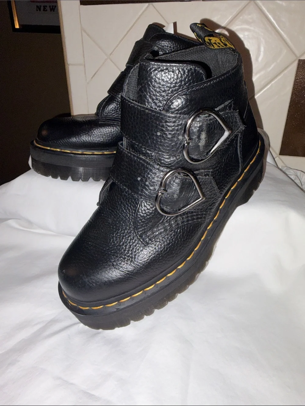 HTF Worn once Dr. Martens Devon Heart leather platform boots